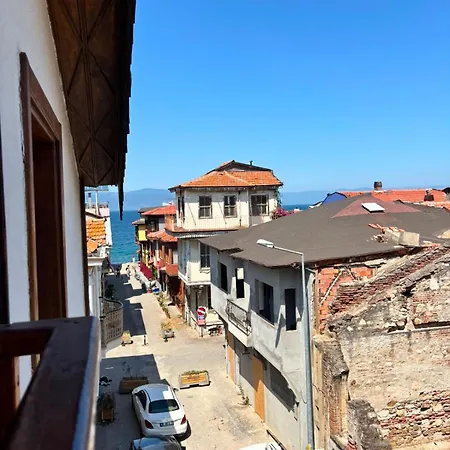 Duru Hanim Konagi *